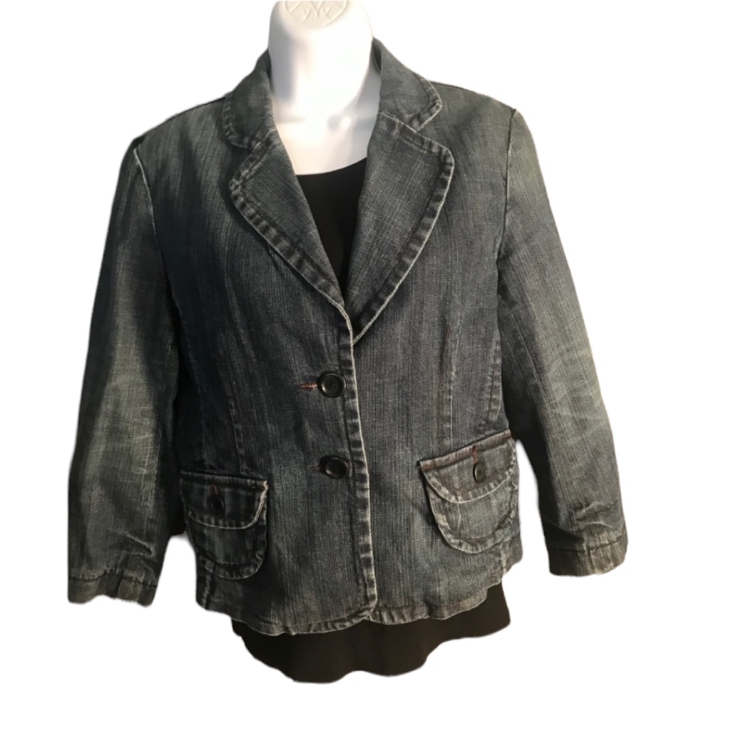 Express Jean Jacket Size Medium BlBl